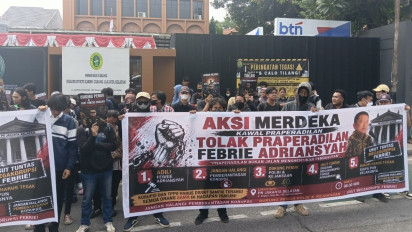 Massa Gelar Aksi di Depan PN Jaksel, Tolak Praperadilan Febrie Adriansyah hingga Dukung Independensi Hakim