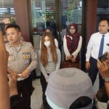 Perempuan Mabuk yang Tabrak Lari di Surabaya Ditetapkan Tersangka