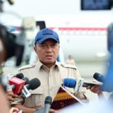 Penjelasan Mensesneg Terkait Menhut dan Menteri LH Tak Dampingi Presiden Prabowo LH dalam Rakor Karhutla