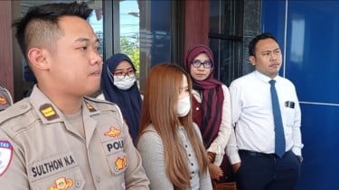 2 Fakta Terbaru dari Viralnya Wanita di Surabaya Mengamuk di Jalan usai Menabrak Seseorang