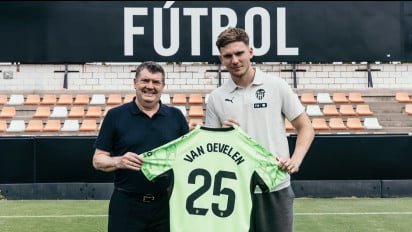 Baru Sebulan Gabung Klub Liga Inggris, Kiper Keturunan Indonesia Kayne van Oevelen Resmi Gabung Tim Spanyol