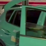 Taksi Green SM Terserempet KRL di Stasiun Karet, Bagian Belakang Ringsek Parah
