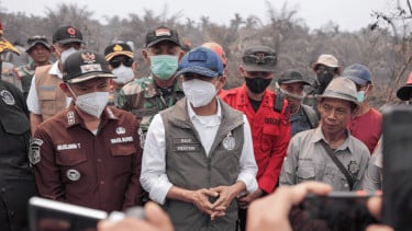 Menhut Raja Juli Antoni Dorong Operasi Modifikasi Cuaca untukPerkuat Penanganan Karhutla Jambi