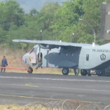 Pesawat TNI AL Tergelincir di Runway Bandara Sultan Hasanuddin