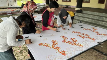 Batik Tulis Kutai Barat Mulai Mendunia, Karya Perajin Lokal Lampaui Ekspektasi