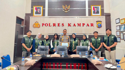 Polres Kampar bersama mahasiswa KKN Universitas Abdurrab bekali Gen Z literasi politik