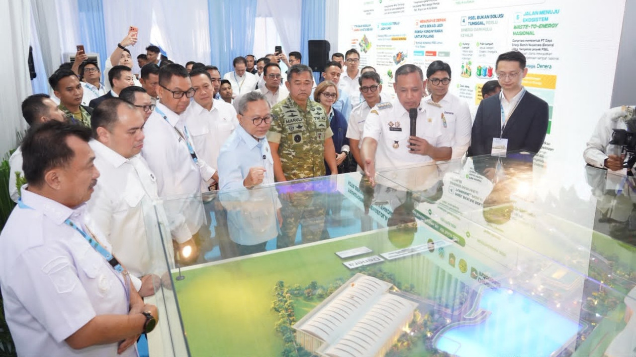 Dari Timbunan Sampah Jadi Bahan Bakar, TNI AD Siap Turun Tangan
            - galeri foto