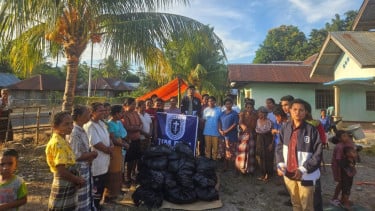 PIKI Peduli Salurkan Ratusan Paket Logistik Warga Terdampak Gempa Bumi di NTT