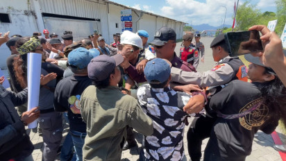 12 Tahun Tanah Diserobot Perusahaan, Aksi Demo Warga Banyuwangi Diwarnai Kericuhan