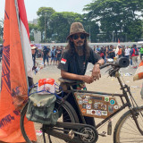 Cerita Gunawan Gowes Sepeda Ontel ke DPR, Rela Tidur di Pinggir Jalan Demi Ikut Demo 27 Agustus