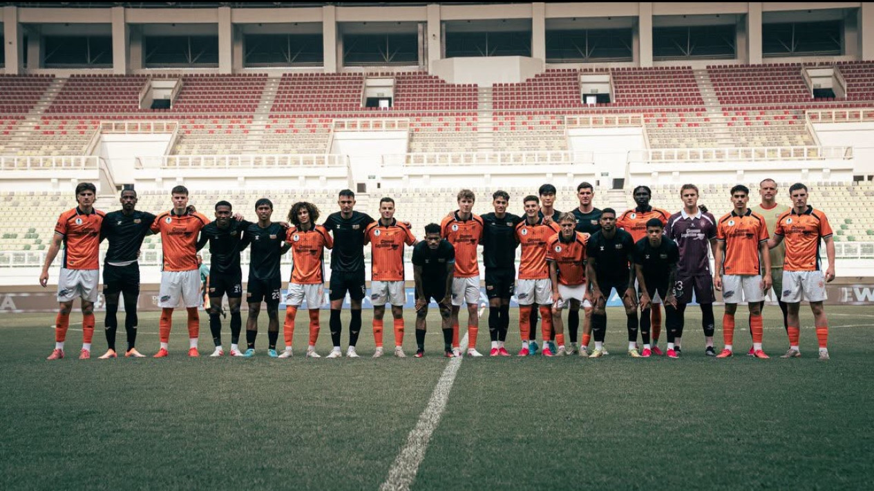 Rafael Struick Cetak Gol Cepat ke Gawang Mantan Klub, Dewa United Menang Telak dari klub Australia Brisbane Roar
            - galeri foto