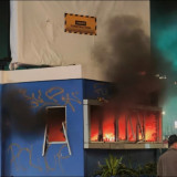 Usai Aksi Unjuk Rasa, Massa Bakar Pos Polisi Slipi