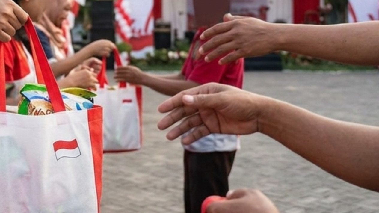 HUT ke-81 RI, Dunia Usaha Ikut Ambil Bagian dalam Perayaan hingga Kegiatan Sosial
            - galeri foto