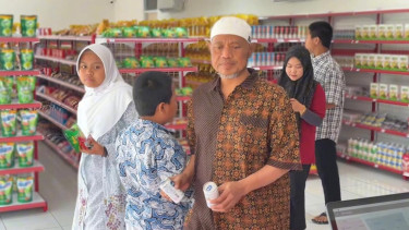 Kopdes Merah Putih Cakung Timur Sudah Beroperasi, Harga Minyak Terpantau Lebih Murah Dibanding Swalayan
