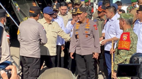 Prabowo dan Kapolri Kunjungi Pengungsian Nagekeo di NTT, Cek Dapur Lapangan Hingga Air Bersih