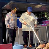 Potret Presiden Prabowo Bersama Kapolda NTT Kunjungi Posko Pengungsian Korban Gempa