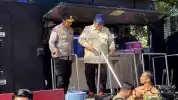 Potret Presiden Prabowo Bersama Kapolda NTT Kunjungi Posko Pengungsian Korban Gempa