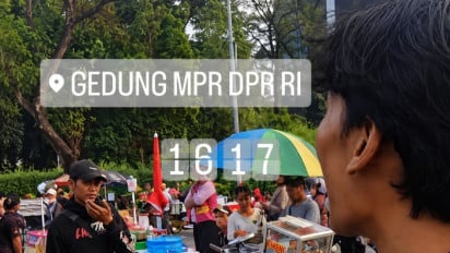 Momen Kocak di Tengah Massa Aksi Demo 27 Agustus, Kurir ini Antarkan Paket COD yang Titiknya di Depan DPR Viral