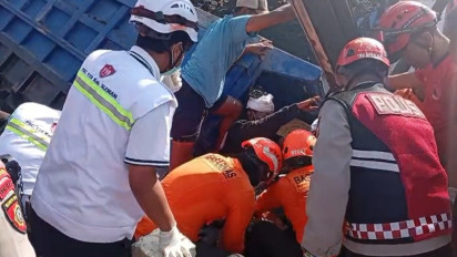 Dua Orang Terjepit dalam Kabin Truk Akibat Kecelakaan di Jalan Magelang Sleman, Proses Evakuasi Berlangsung Dramatis