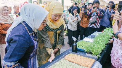 Gubernur Khofifah bersama Menteri PPPA Hadiri Pameran Produk SIKAP SMA, SMK dan SLB Se-Kabupaten Jombang