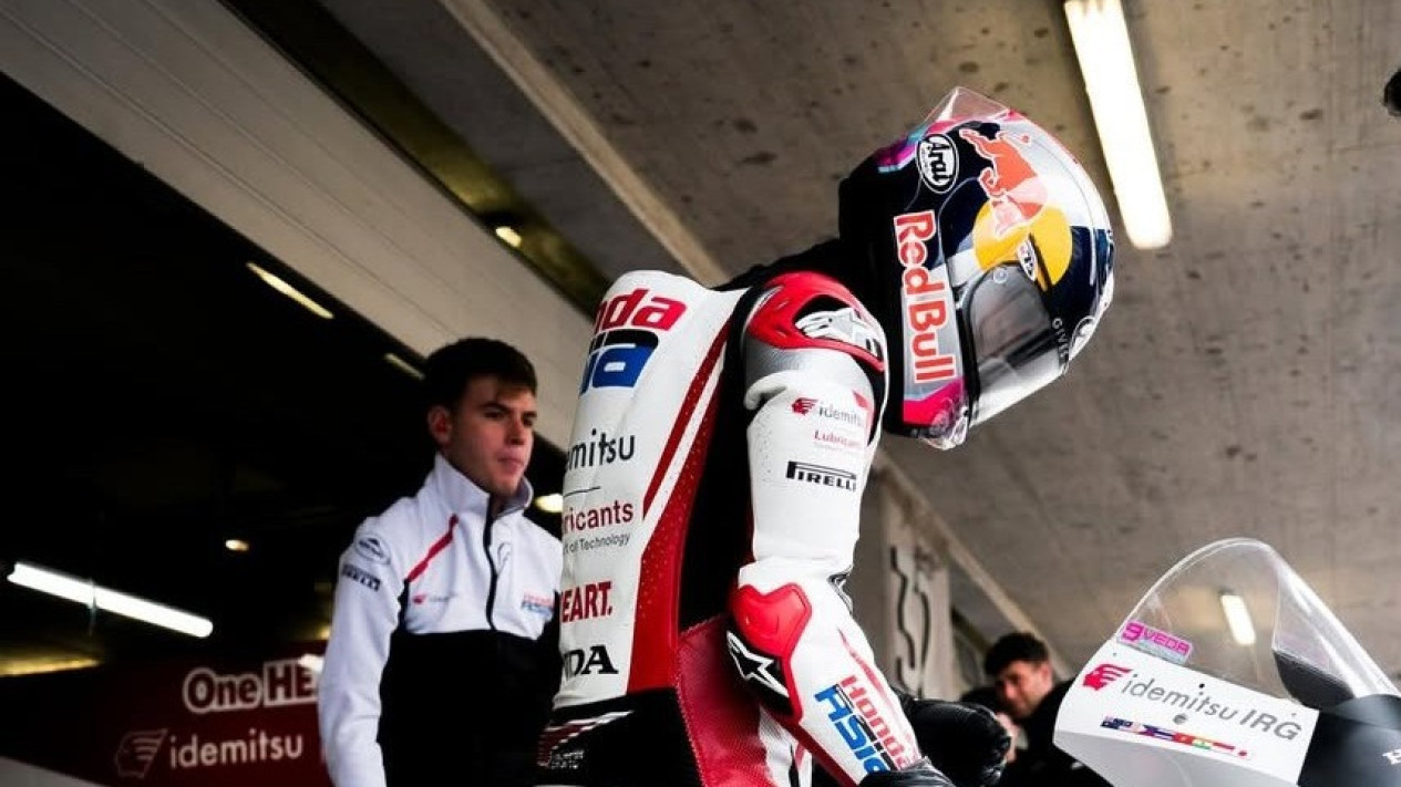 Hasil Kualifikasi Moto3 Aragon 2026: David Almansa Pole, Veda Ega Harus Mulai Balapan Mulai dari Barisan Belakang
            - galeri foto