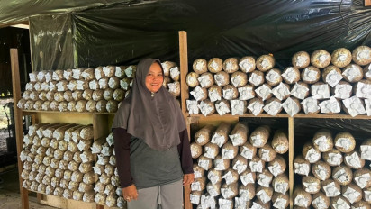 Cerita Astuti Bangun Usaha hingga Pimpin Bank Sampah, Tak Ingin Jamur Terbuang