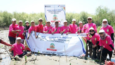 Lestarikan Ekosistem Pesisir, Pertamina Patra Niaga Tanam 1000 Mangrove di KEE Ujungpangkah, Gresik