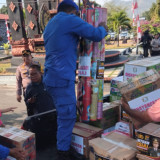 15 Hari Pascagempa NTT, Polda NTT Terus Kirim Bantuan ke Daerah Terisolir