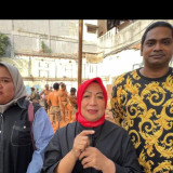 Semarak Panjat Pinang di Cempaka Putih, Perkuat Semangat Kemerdekaan