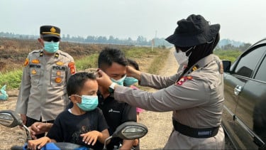 Cegah Karhutla, Polda Sumsel dan Mahasiswa STIK Edukasi 2.415 Warga