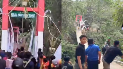 Viral Detik-detik Jembatan Gantung Pongpet Ambruk Setelah Diresmikan