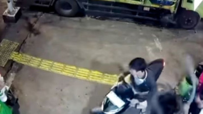 Detik detik Begal Sadis Rampas Motor di Tebet,