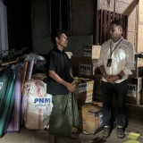 Kehilangan Rumah dan Tempat Usaha, Nasabah PNM Mekaar di Desa Sade Lombok Tengah Ditemani PNM Melewati Masa Sulit