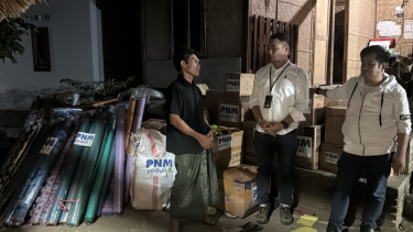 Kehilangan Rumah dan Tempat Usaha, Nasabah PNM Mekaar di Desa Sade Lombok Tengah Ditemani PNM Melewati Masa Sulit