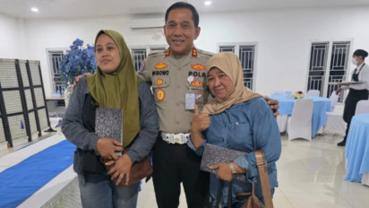 Kakorlantas Polri Santuni Janda Ojol Korban Laka, Irjen Wibowo: Duka Kalian Tak Sendiri