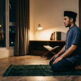 Selain Derajat Ditinggikan, Baca Surat Ini Saat Shalat Tahajud yang Bisa Memperlancar Rezeki