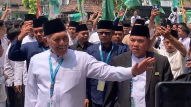 Usai Terpilih Jadi Ketum PBNU, Gus Kikin Pulang ke Tebuireng Disambut Ribuan Santri