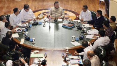 Presiden Prabowo Pimpin Ratas di Hambalang, Fokus Percepat Penyediaan Rumah Murah