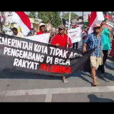 Aksi Warga dan Petani Tambak Blokir Jalan dan Adu Debat dengan Polisi