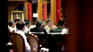 Kumpulkan Sejumlah Menteri di Hambalang, Prabowo Bahas Rencana Bedah 400 Ribu Rumah