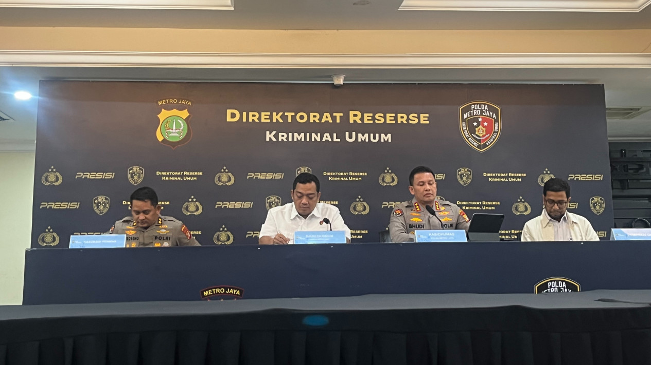 Polisi Tegaskan Tak Minta Bantuan Ormas saat Demo 27 Agustus: Kami Ajukan Permohonan Pengamanan ke TNI-Pemprov DKI
            - galeri foto