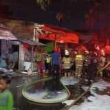 Kebakaran Melanda Kontrakan 6 Pintu di Koja, Tiga Penghuni Alami Luka Bakar