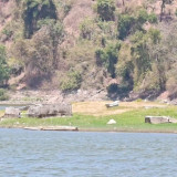 Debit Air Waduk Sermo Menyusut Imbas Kekeringan, Makam Lawas di Dasar Waduk Muncul ke Permukaan