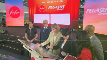 Publik Soroti soal AirAsia Gandeng Pegasus, Rute London Jadi Perbincangan di Media Sosial