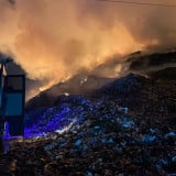 Gunungan Sampah TPA Putri Cempo Terbakar, Polresta Surakarta Kerahkan 2 Water Cannon