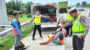 Dump Truk Hilang Kendali, Dua Pekerja Pemotong Rumput Tol Medan-Tebing Tinggi Tewas