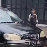 Pria Lempar Batu ke Mobil di Jagakarsa Diamankan Polisi, Ternyata Pemilik Kendaraan Belum Melapor