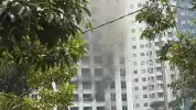 Kebakaran Apartemen Pavilion di Tanah Abang, 17 Unit Damkar Dikerahkan