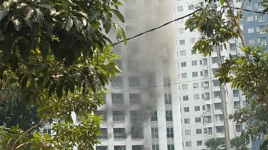Kebakaran Apartemen Pavilion di Tanah Abang, 17 Unit Damkar Dikerahkan