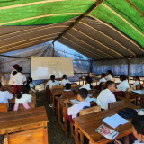 Pascagempa NTT, Kemendikdasmen Bangun Puluhan Tenda untuk Sekolah Darurat Hingga Kirim Bantuan Paket Sekolah